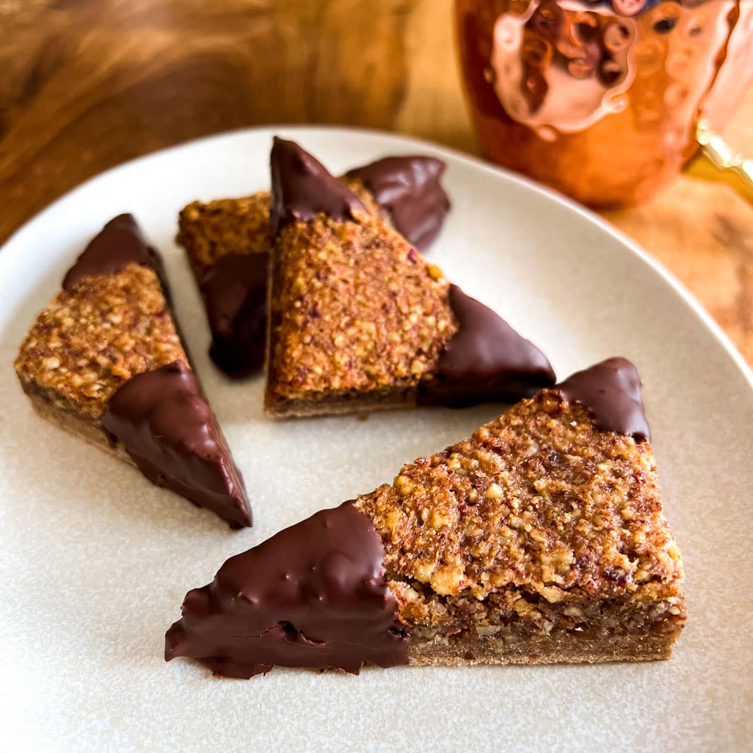 Nussecken - Mit Medjool Datteln gesüßt - Premium-Medjool.de